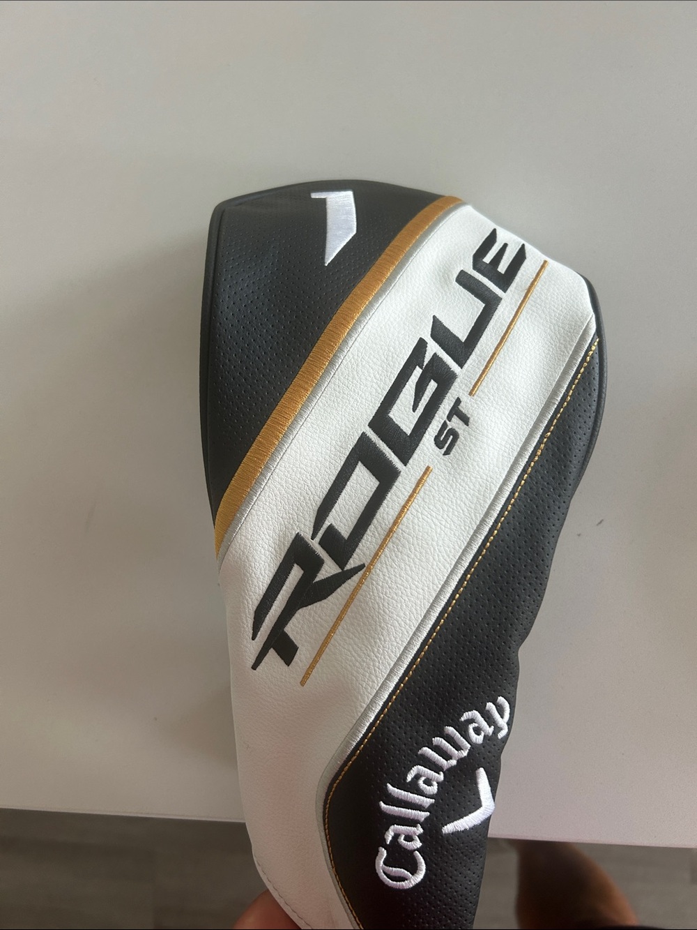 Callaway Rogue ST Driver Headcover in White, Black & Gold Accent
